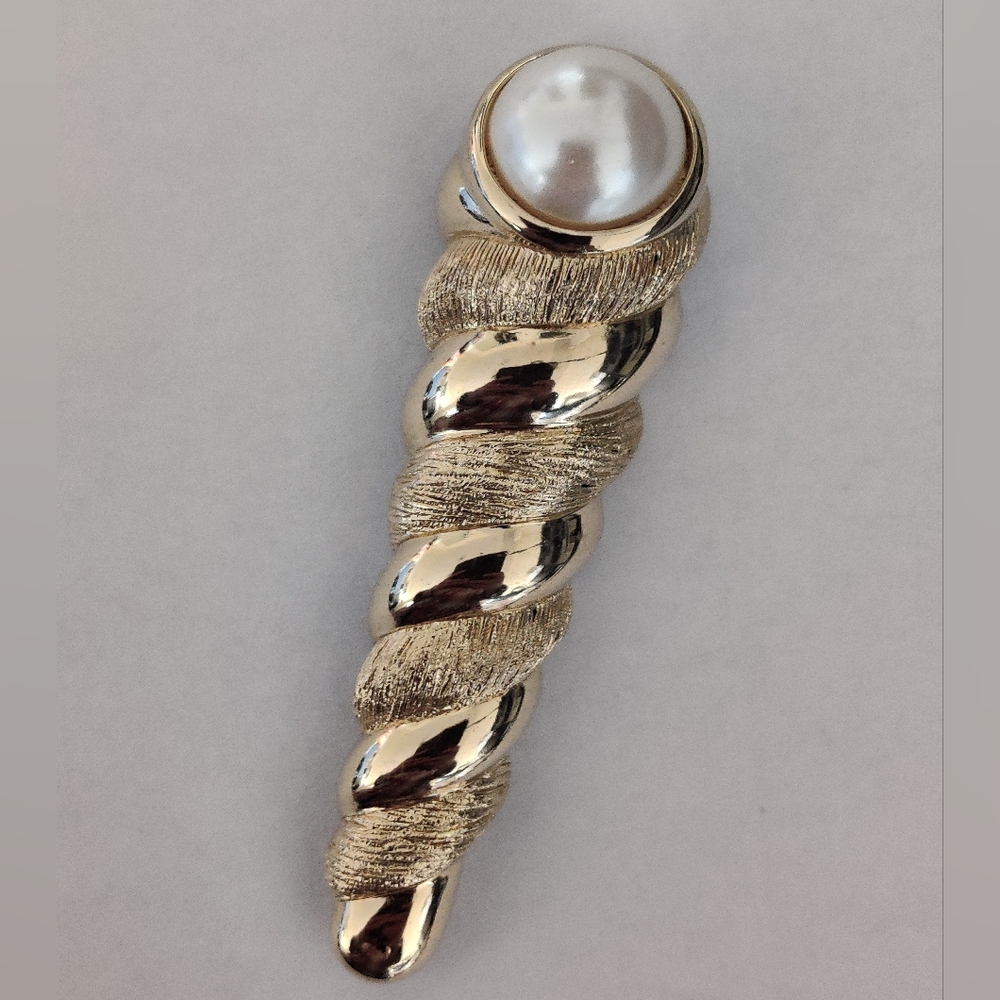 Rare Designer Guy Laroche Paris Brooch Vintage
